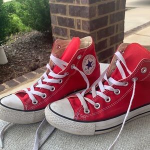 Red high top Converse All-Star-Men’s 5: women’s 7